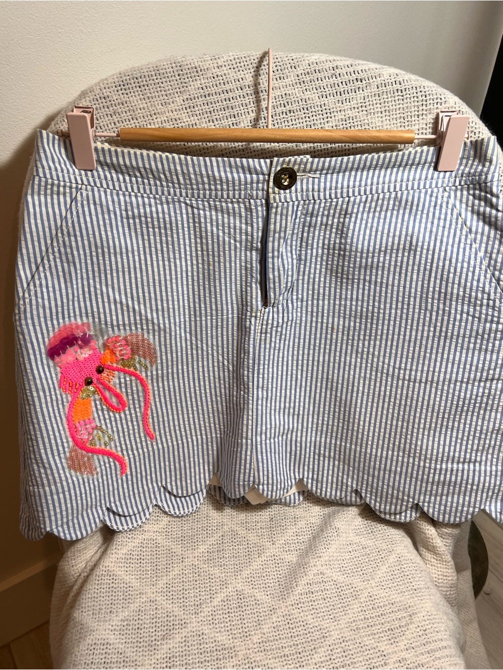 Striped Seersucker Scallop Hem Shorts with Pink Embroidery